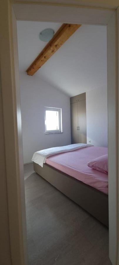 Apartmani Lanterna Veglia Exterior foto