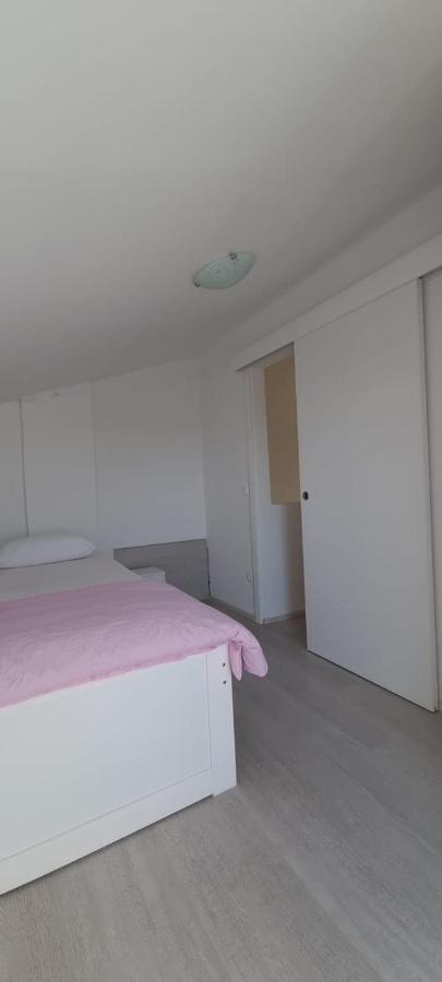 Apartmani Lanterna Veglia Exterior foto